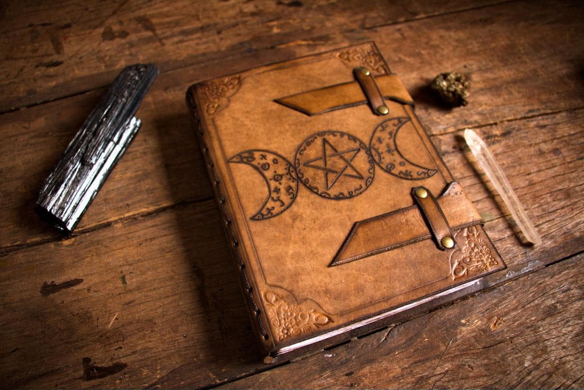 Como começar um diário mágicko