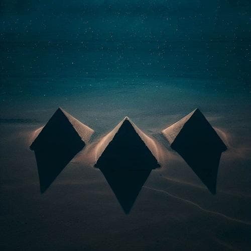 Pirâmides e mais pirâmides…