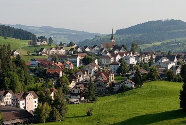 A Abadia De Thelema Na Suíça