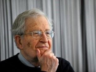 Chomsky: As Elites Empresariais Estão Travando Uma Luta de Classes Brutal na América