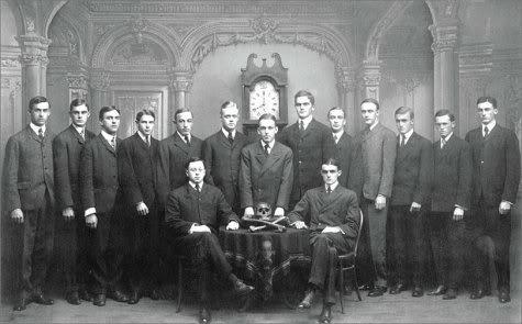 A origem secreta do Skull & Bones